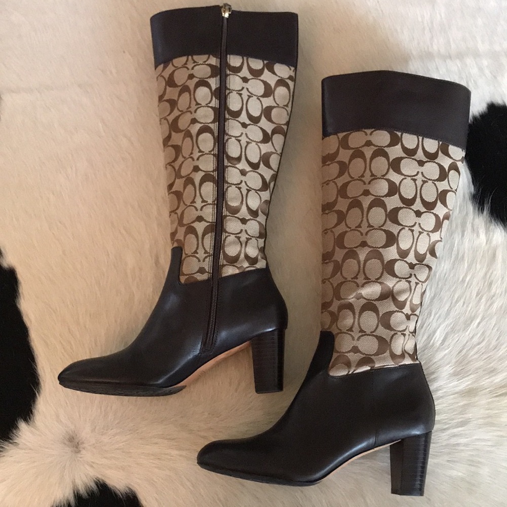 Coach leather boots with coach logo size 8 - Picture 3 of 4